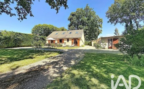 House in Montlhery, Ile-de-France, France 1