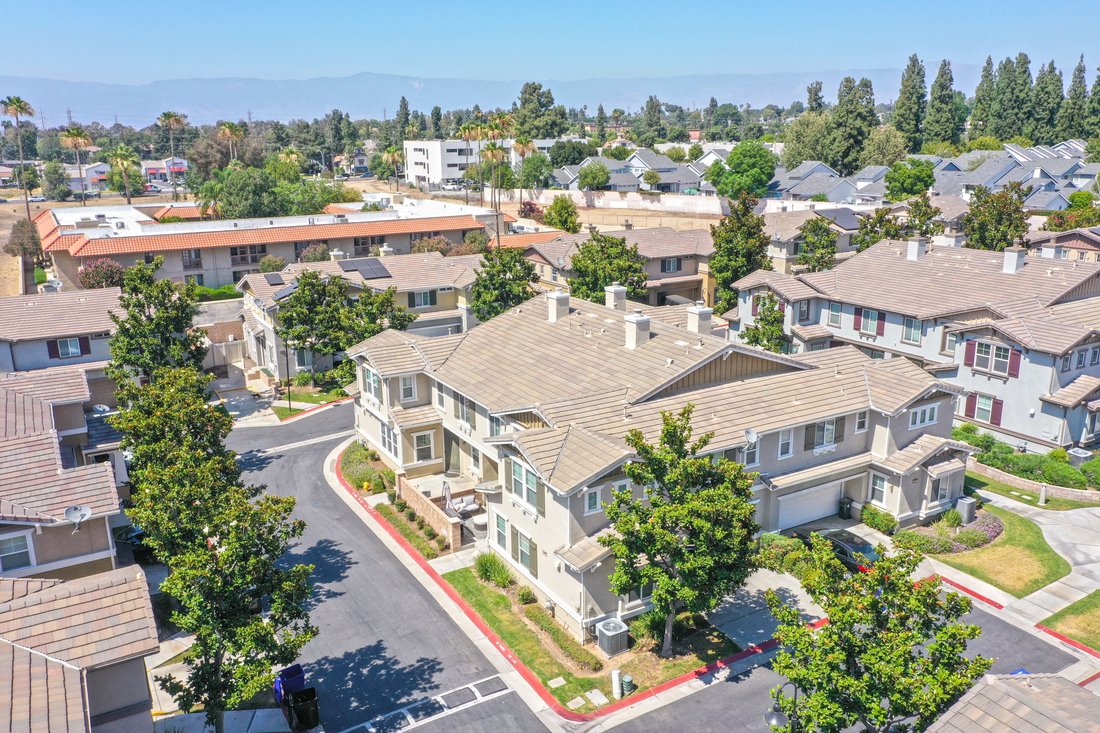 Condo in Grand Terrace, California, United States 5 - 18249723