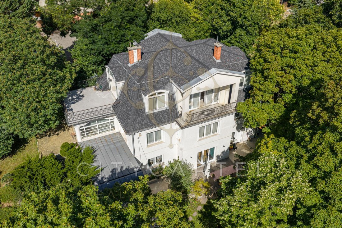 Villa in Budapest, Hungary 1 - 18249757