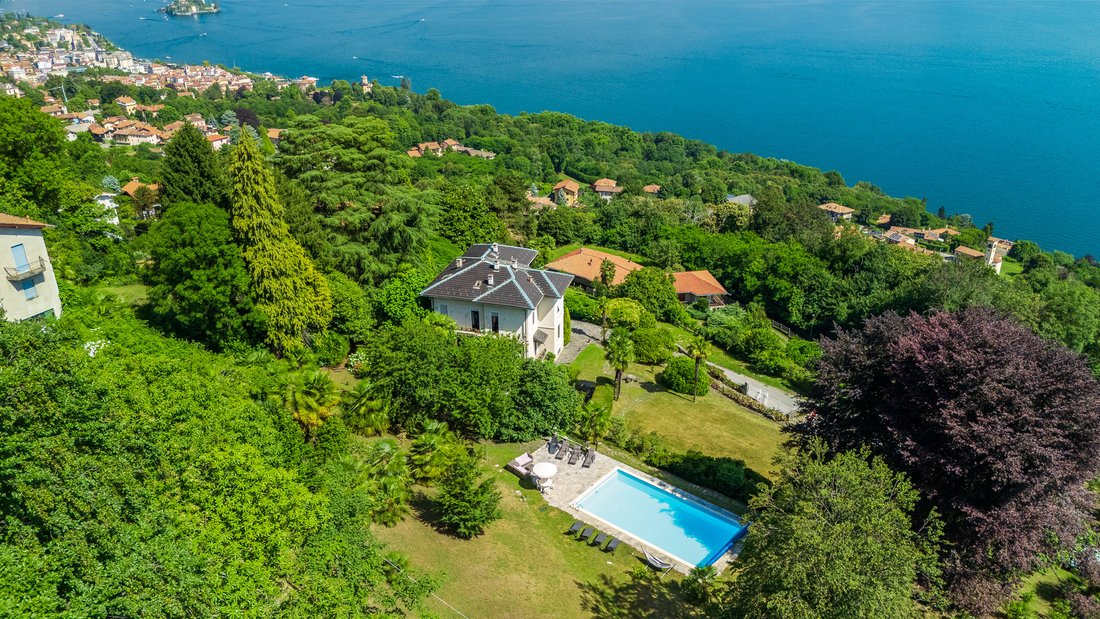 Villa in Stresa, Piedmont, Italy 1 - 18249894