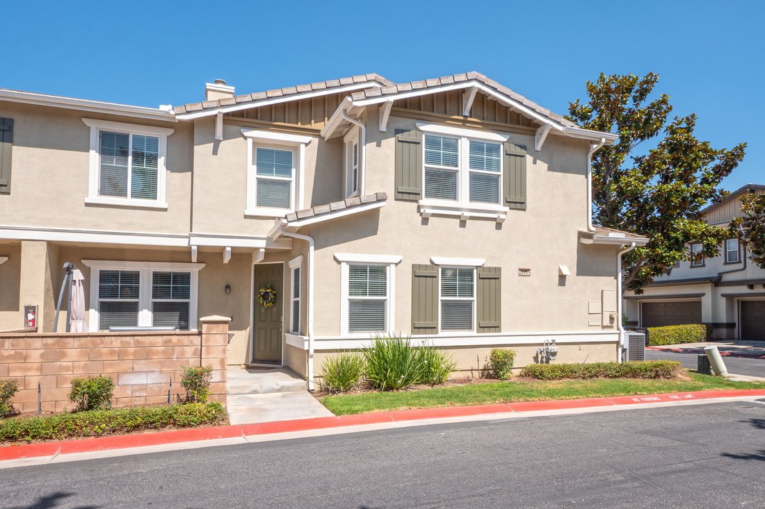 Condo in Grand Terrace, California, United States 1 - 18249723