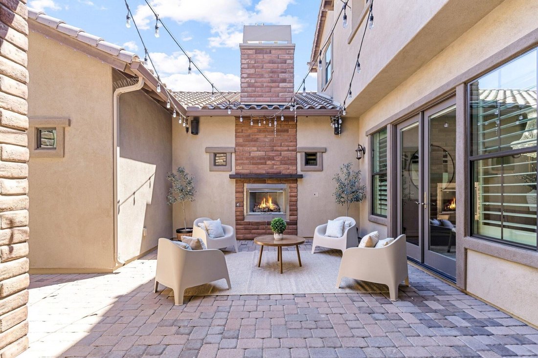 Gilbert, Arizona, United States 5 - 18249864