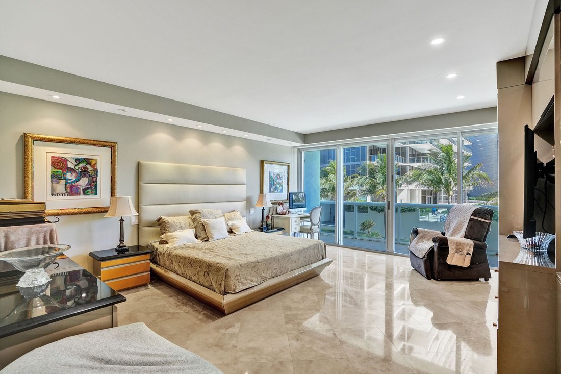 Condo in Bal Harbour, Florida, United States 2 - 18249732