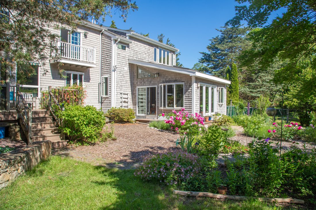 Tiverton, Rhode Island, United States 2 - 18249854