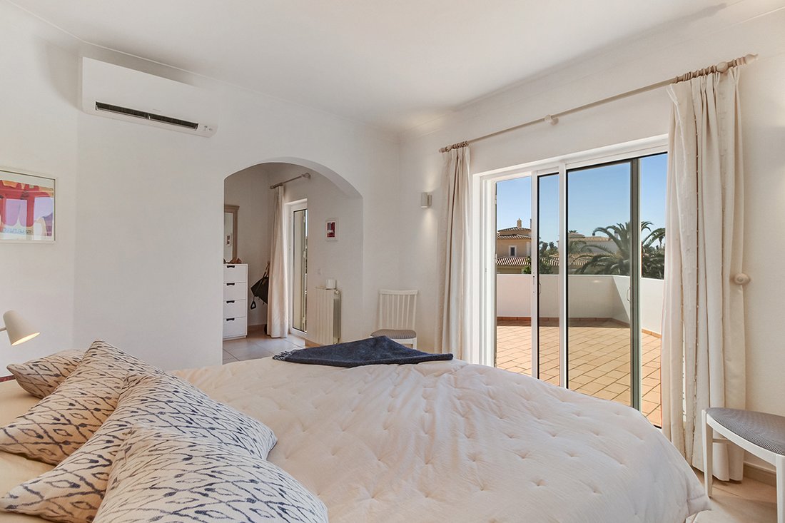 Villa in Estombar e Parchal, Algarve, Portugal 2 - 18249641