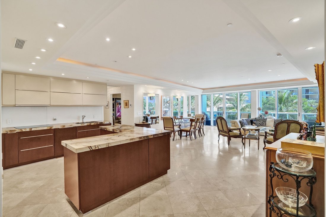 Condo in Bal Harbour, Florida, United States 4 - 18249732