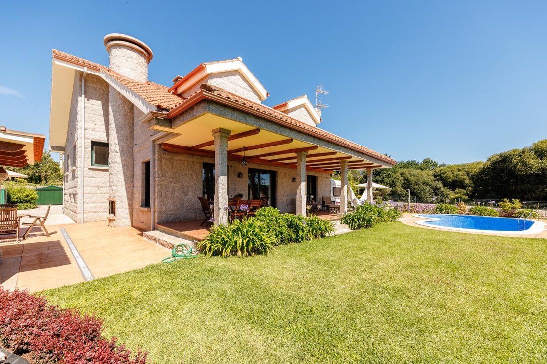 Villa in Tomino, Galicia, Spain 1 - 18249884