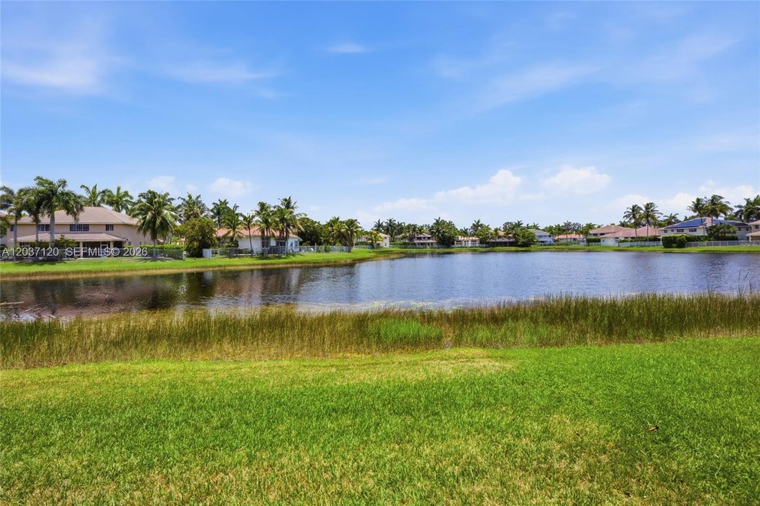 House in Weston, Florida, United States 3 - 18249629