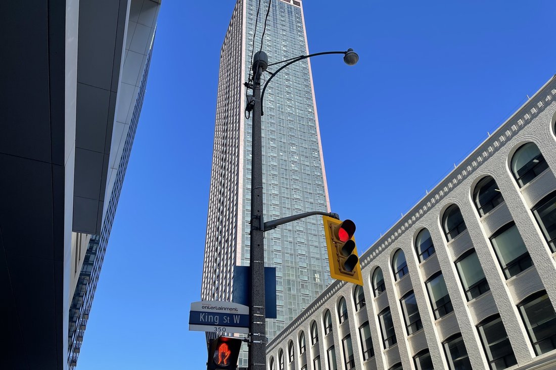 Condo in Toronto, Ontario, Canada 2 - 18249638