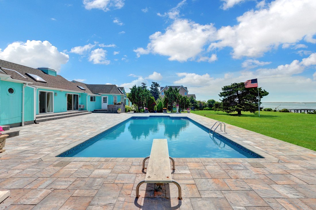 Hampton Bays, New York, United States 5 - 18249725