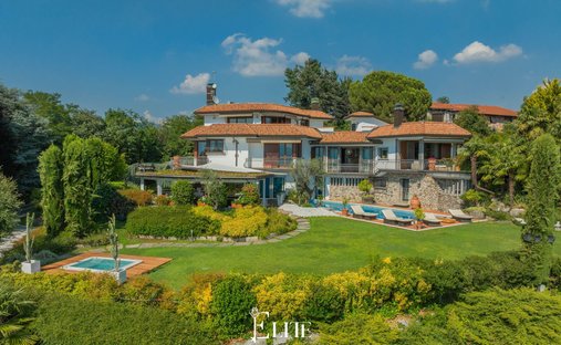 Villa en Besozzo, Lombardía, Italia 1