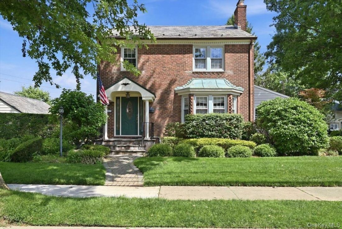 House in North New Hyde Park, New York, United States 1 - 18256615