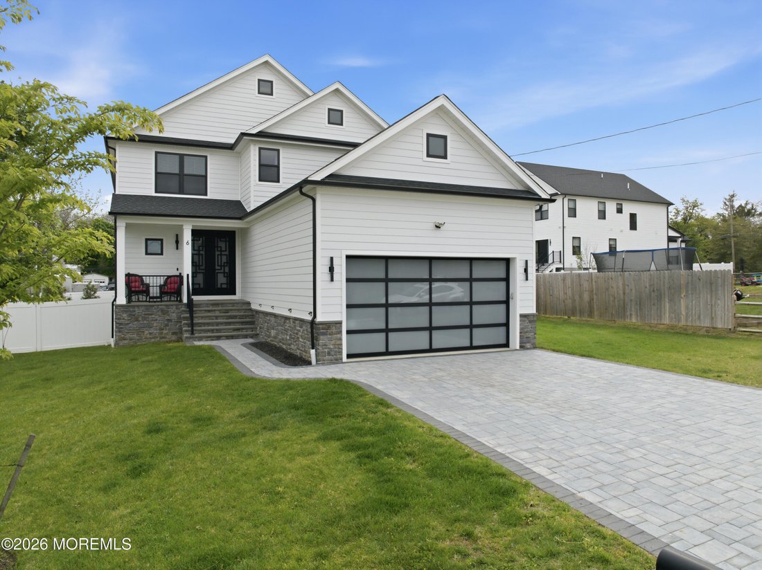 House in Marlboro Township, New Jersey, United States 3 - 18257399