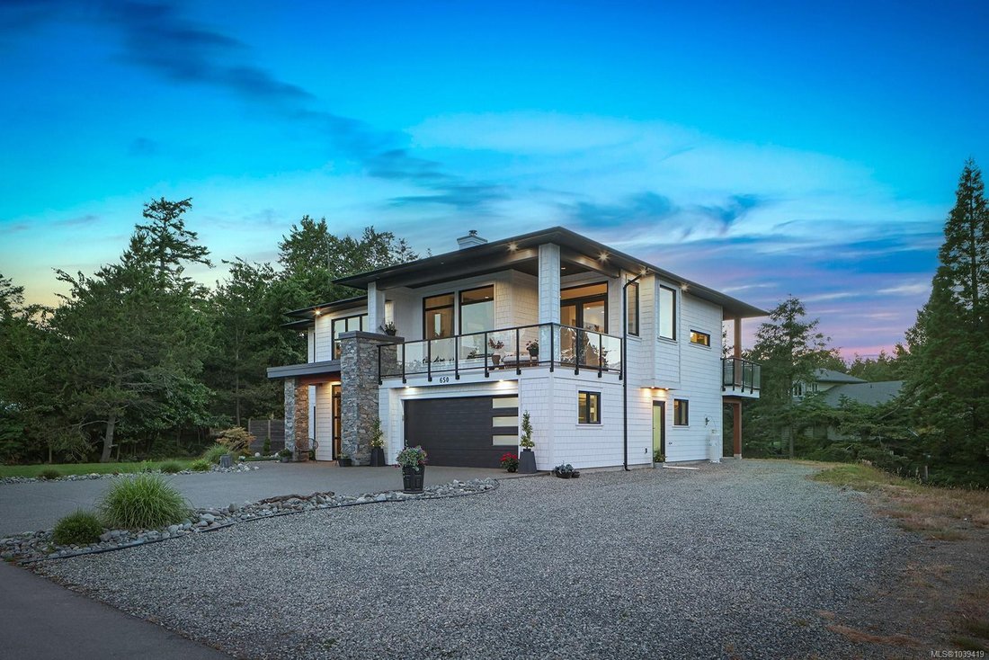 House in Comox, British Columbia, Canada 3 - 18255572