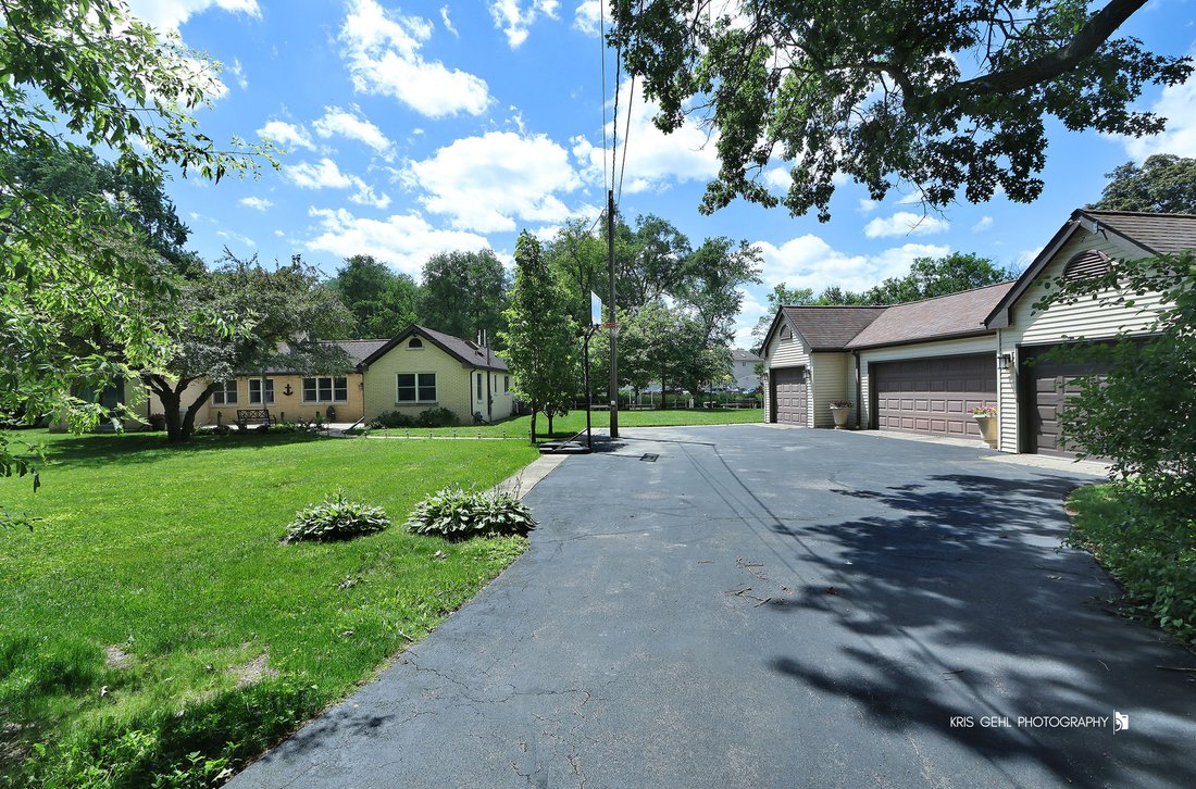 House in Fox River Grove, Illinois, United States 2 - 18257782
