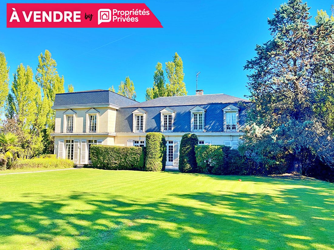 Villa in Yvrac, Nouvelle-Aquitaine, France 1 - 18252416