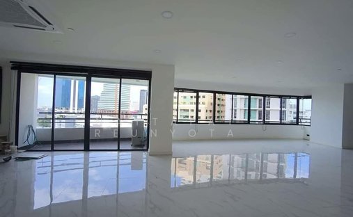 Condo in Bangkok, Krung Thep Maha Nakhon, Thailand 1