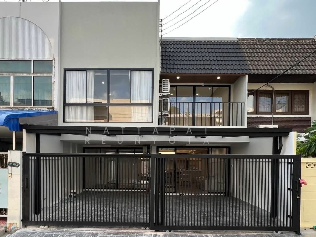 Townhouse in Bangkok, Krung Thep Maha Nakhon, Thailand 2 - 18253145