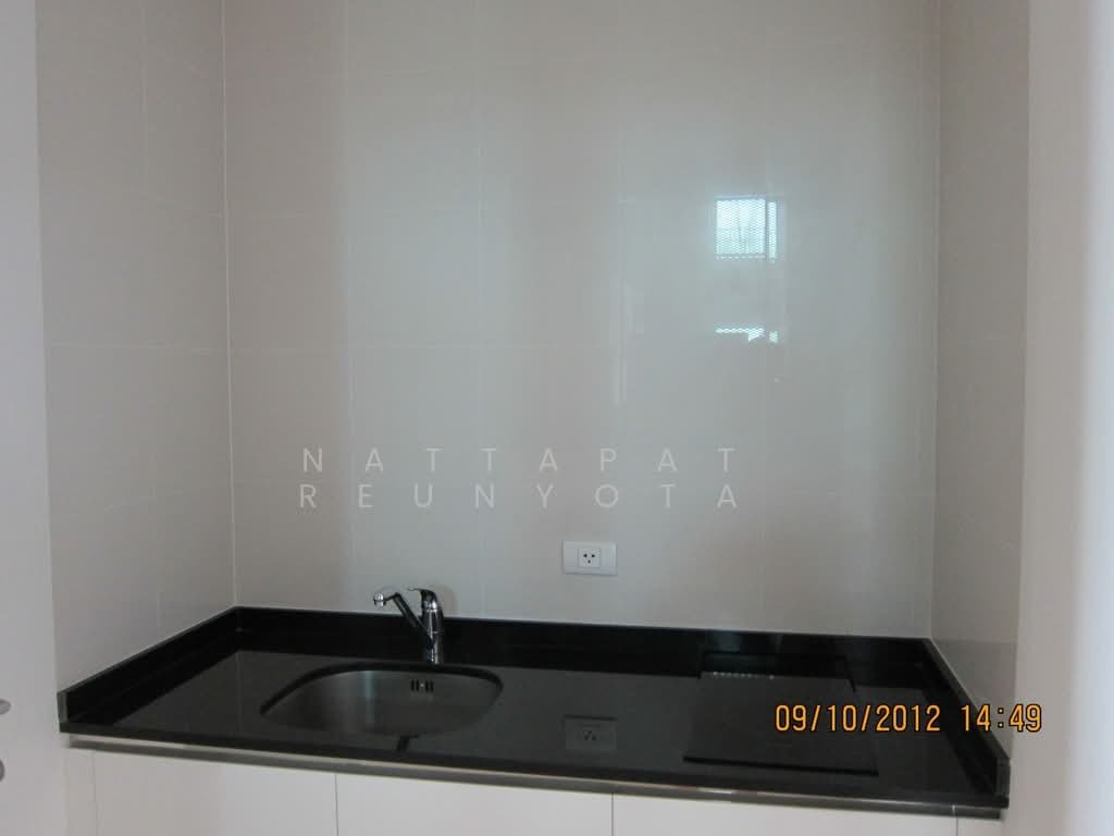 Condo in Bang Phong Phang, Krung Thep Maha Nakhon, Thailand 2 - 18252929