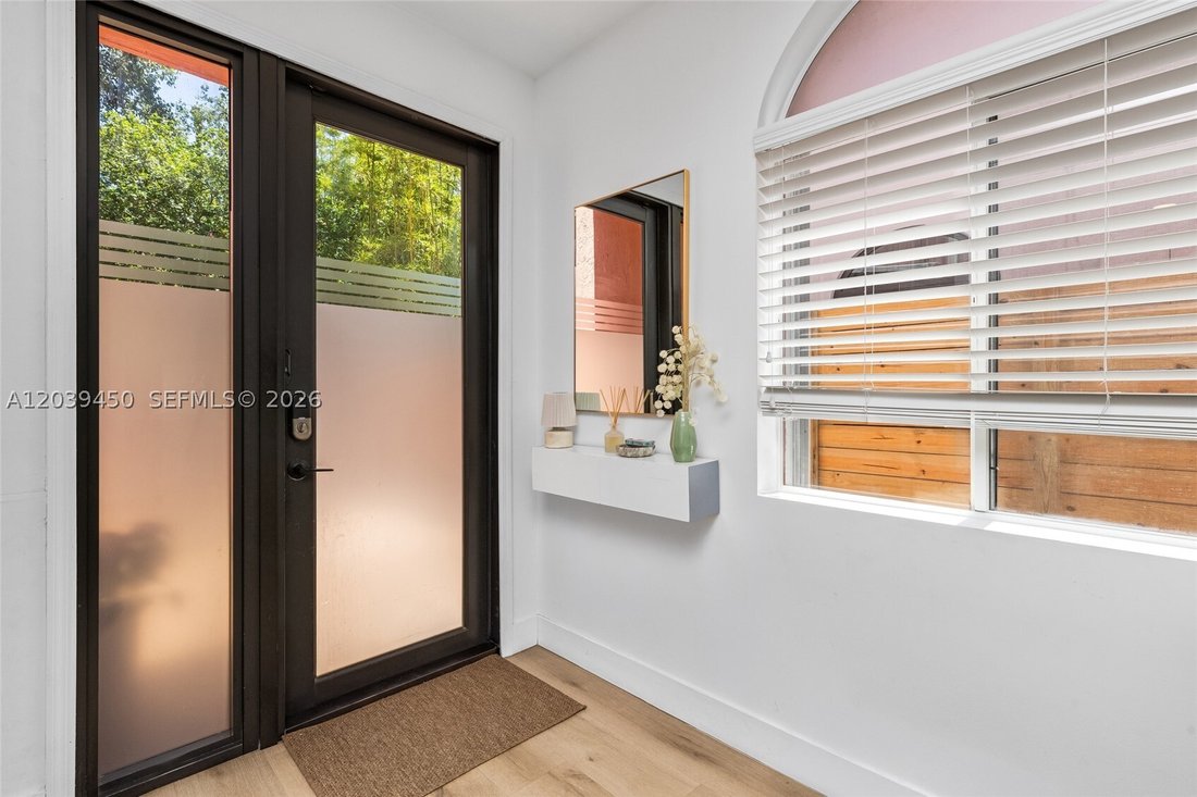 Townhouse in Miami, Florida, United States 2 - 18250411