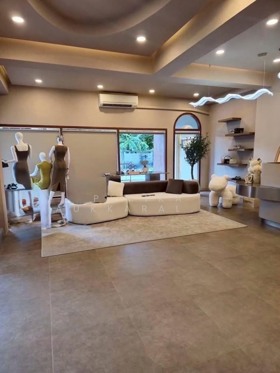 Townhouse in Phra Khanong Nuea, Bangkok, Thailand 2 - 18255081