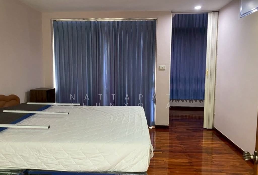 Townhouse in Chong Nonsi, Krung Thep Maha Nakhon, Thailand 4 - 18252959