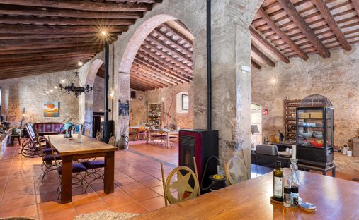 Country House in Torroella de Montgri, Catalonia, Spain 1