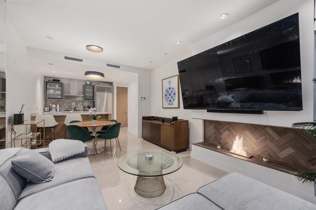 Condo in Vancouver, British Columbia, Canada 3 - 18258334