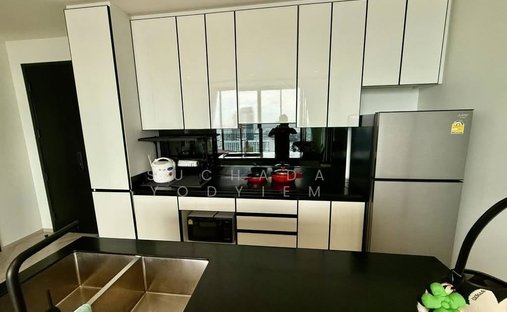 Condo in Bang Lamphu Lang, Krung Thep Maha Nakhon, Thailand 1