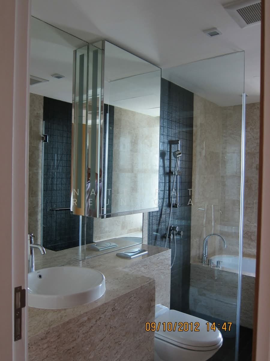 Condo in Bang Phong Phang, Krung Thep Maha Nakhon, Thailand 5 - 18252929