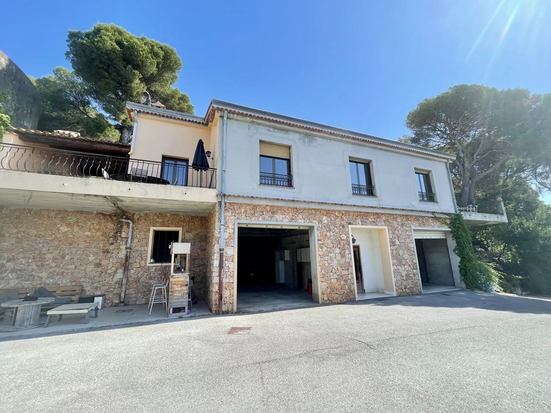 Centre, Beausoleil, France 3 - 18252225