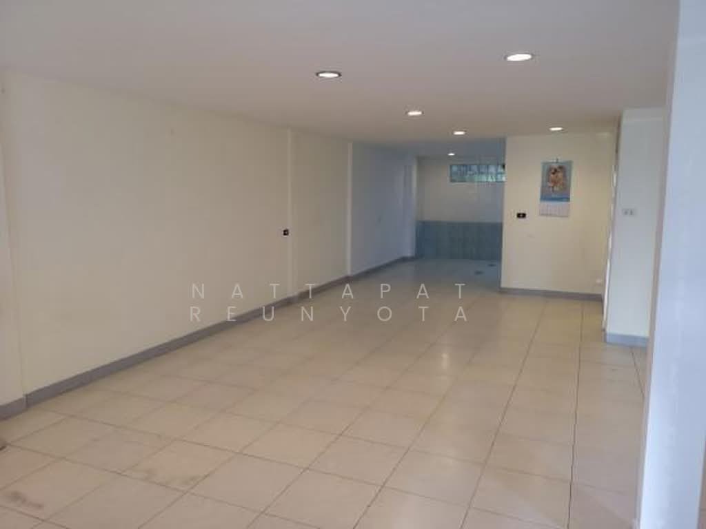 Townhouse in Bangkok, Krung Thep Maha Nakhon, Thailand 2 - 18252935