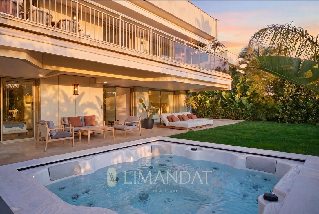 Villa in Cannes, Provence-Alpes-Côte d'Azur, France 1 - 15064715