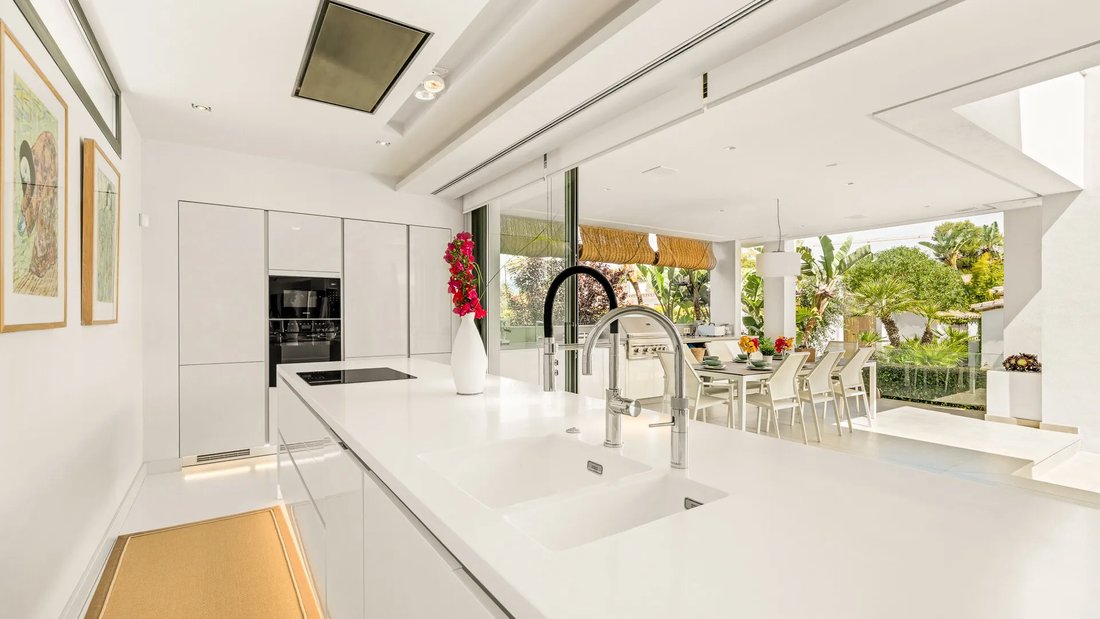 Villa in Elviria-Cabopino, Marbella, Spain 5 - 18250318