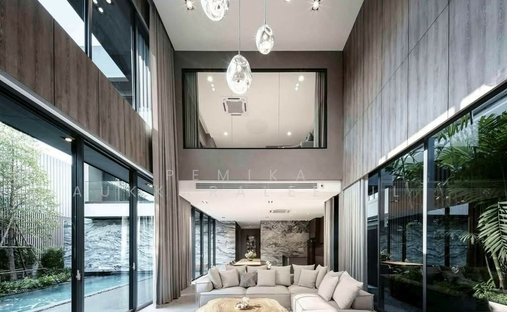Villa in Lat Phrao, Bangkok, Thailand 1