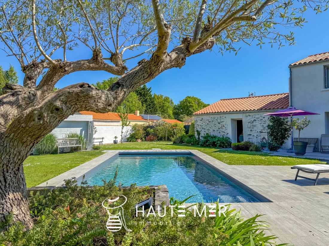 House in Olonne-sur-Mer, Les Sables-d'Olonne, France 1 - 16297478