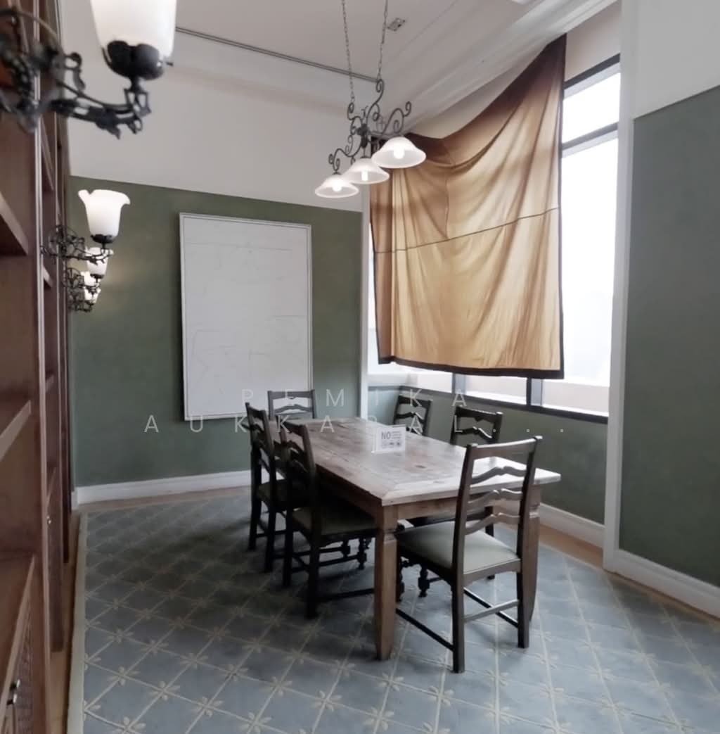 Condo in Phra Khanong Nuea, Bangkok, Thailand 2 - 18255944