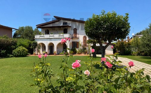 Villa in Infernetto, Rome, Lazio 1