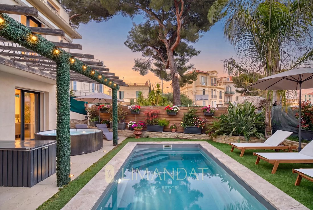Villa in Cannes, Provence-Alpes-Côte d'Azur, France 1 - 13983717