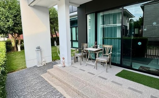 House in Bang Khun Non, Bangkok, Thailand 1