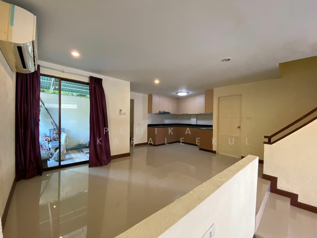 Townhouse in Bangkok, Krung Thep Maha Nakhon, Thailand 1 - 18253200