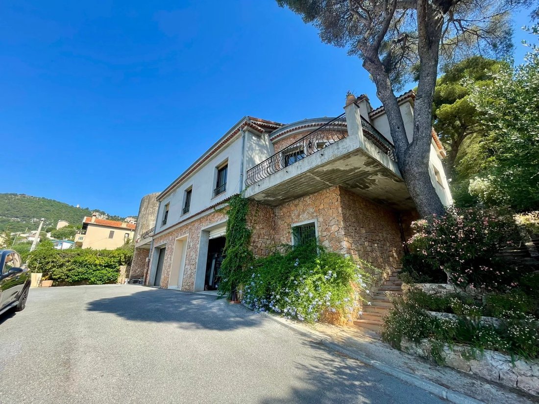 Centre, Beausoleil, France 1 - 18252225