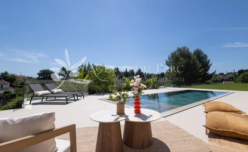 Casa a Les Cougoulins-Rastines, Antibes, Francia 1