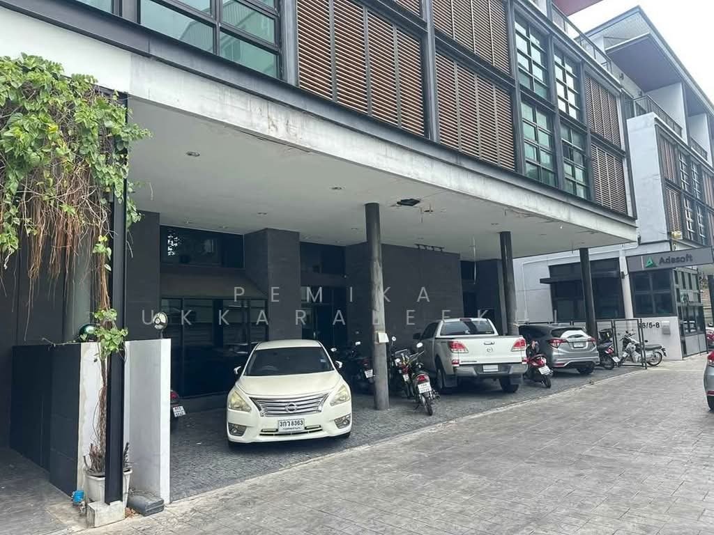 Condo in Khlong Chaokhunsing, Bangkok, Thailand 1 - 18253020