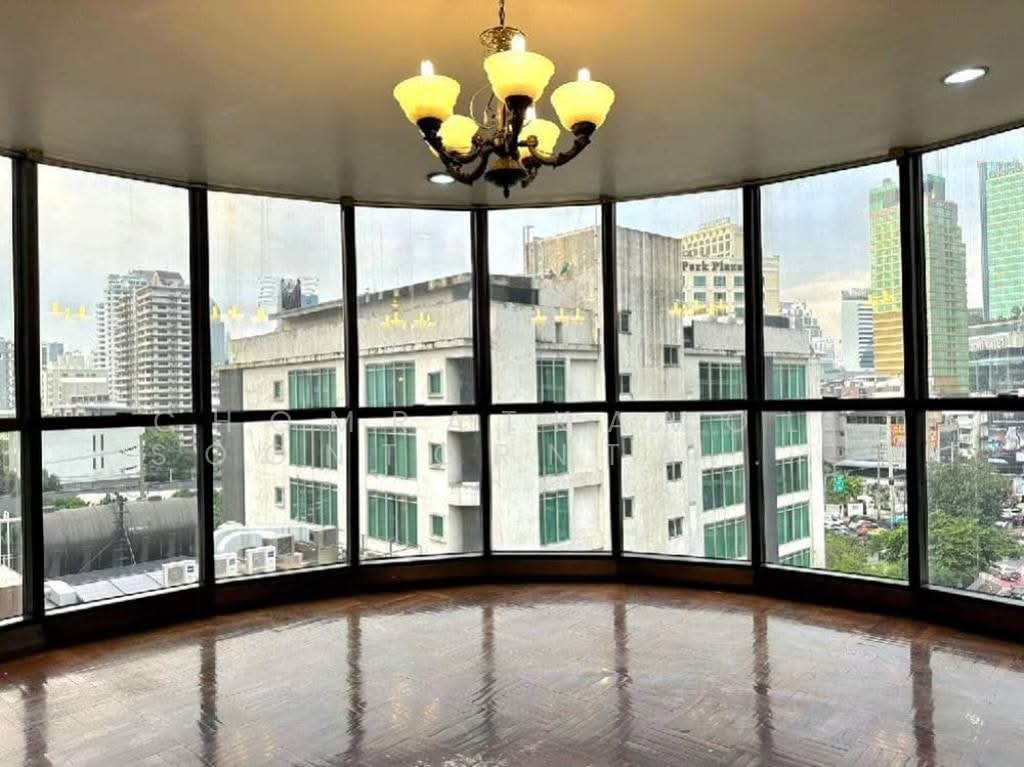 Condo in Khlong Toei, Krung Thep Maha Nakhon, Thailand 2 - 18252712