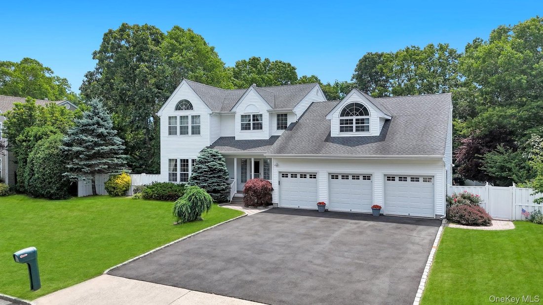 House in Centereach, New York, United States 5 - 18251344