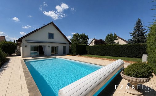 House in Perrigny-les-Dijon, Bourgogne – Franche-Comté, France 1