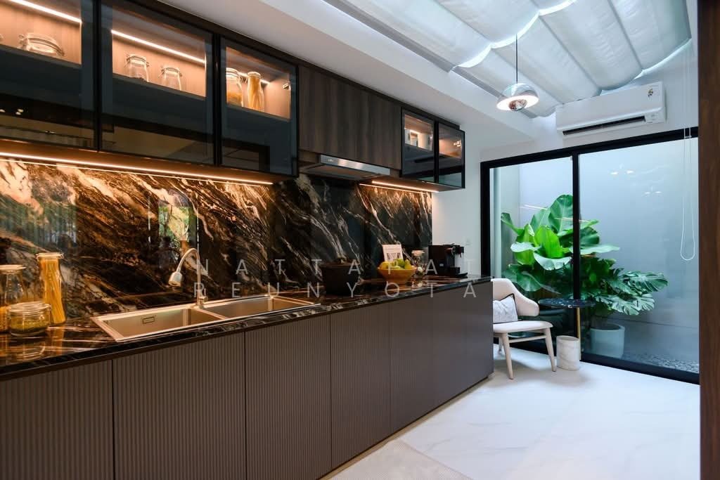 Townhouse in Bangkok, Krung Thep Maha Nakhon, Thailand 1 - 18252951