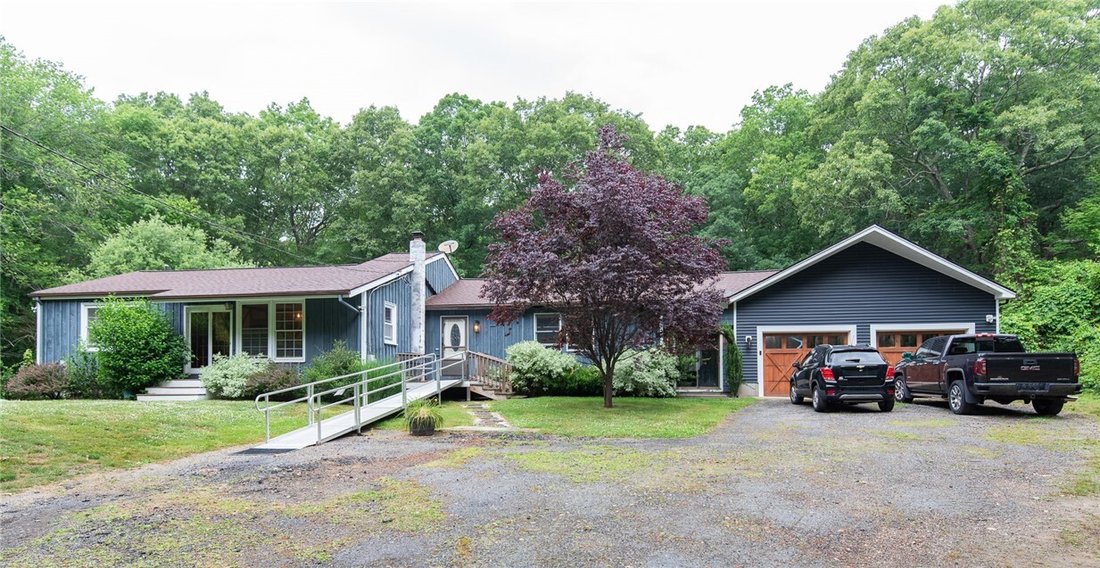 House in Glocester, Rhode Island, United States 3 - 18254193