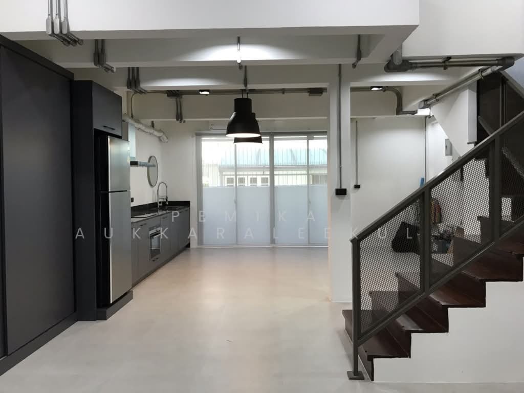 Condo in Khlong Toei, Krung Thep Maha Nakhon, Thailand 2 - 18255950